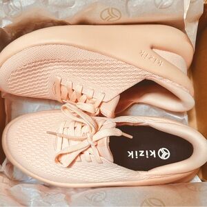 New in Box Kizik Roamer Melon slip-in sneakers casual comfort shoes Women’s 7